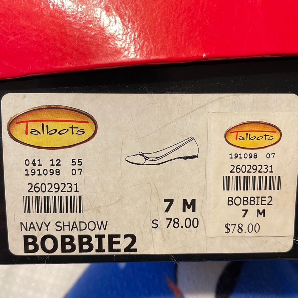 Never worn! Talbots Bobbie Shoes Size 7 - Navy